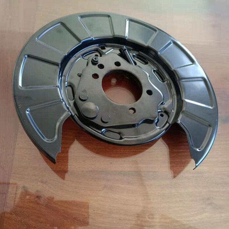 生產(chǎn)汽車(chē)剎車(chē)底板采用的是冷沖壓工藝