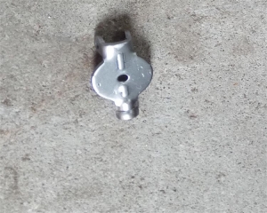 沖壓件廠采用什么方法來抑制沖壓件產(chǎn)生翻料、扭曲